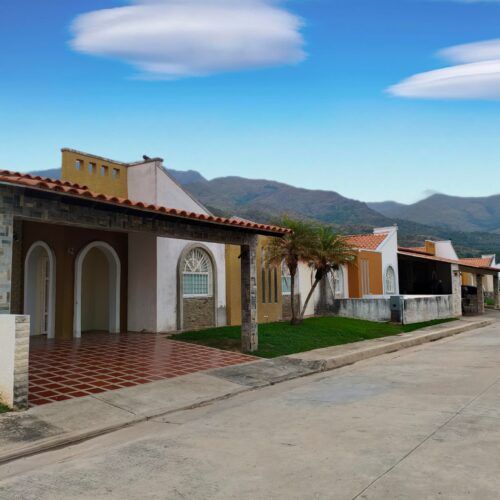 Casa en Alquiler 𝗨𝗿𝗯 𝗣𝗶𝗲 𝗠𝗼𝗻𝘁𝗲 𝗖𝗵𝗮𝗹𝗲𝘁 𝗦𝗮𝗻 𝗱𝗶𝗲𝗴𝗼 𝗖𝗮𝗿𝗮𝗯𝗼𝗯𝗼