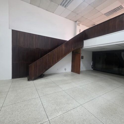 Local Comercial  en Alquiler en C.C Profesional Norte Valencia Edo Carabobo