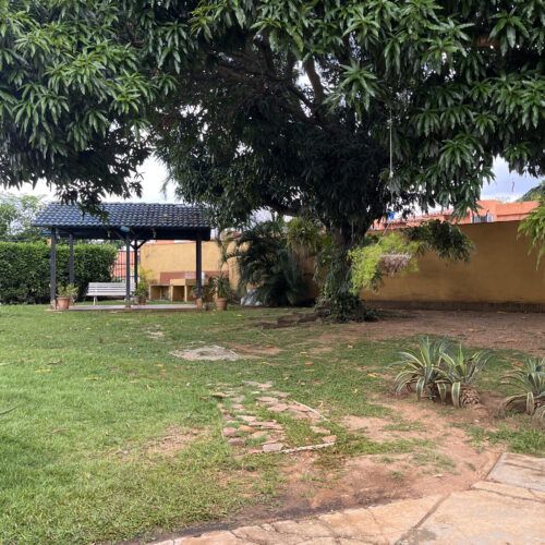 Townhouse en Alquiler en Res Mangos Village II en Mañongo Naguanagua