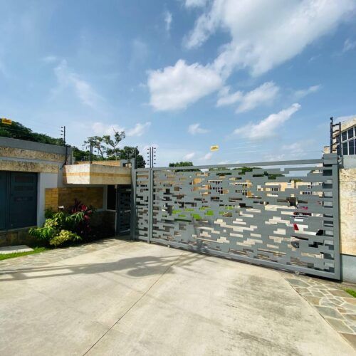 Townhouse en Venta ubicado en Res. Villa Lago. Colinas de Guataparo, Valencia, Edo. Carabobo.