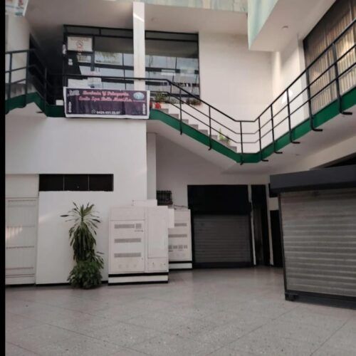 Local Comercial en Alquiler – C.C. Unicentro El Morro, Avenida Don Julio Centeno