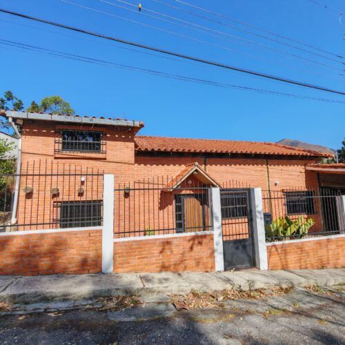 Casa en Venta en  Urb. Altamira La entrada Naguanagua.