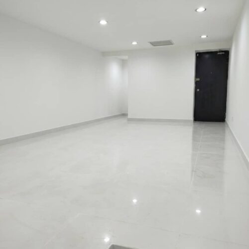 Oportunidad de Inversión Local en el Centro Comercial El Remanso San Diego