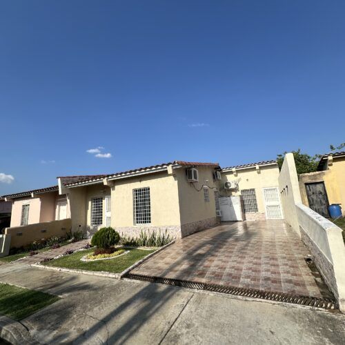 Casa en Venta en Ciudad Alianza Villas del Lago III