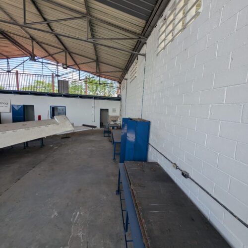 Hangar en Venta Para Aeronave en La Zona Industrial Valencia