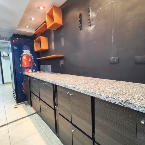 Local Comercial Amoblado en Alquiler en C.C. Trigaleña Plaza- Valencia