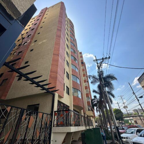 Penthouse 2 en Obra Blanca en Res Sarait Callejón Prebol Valencia Edo Carabobo