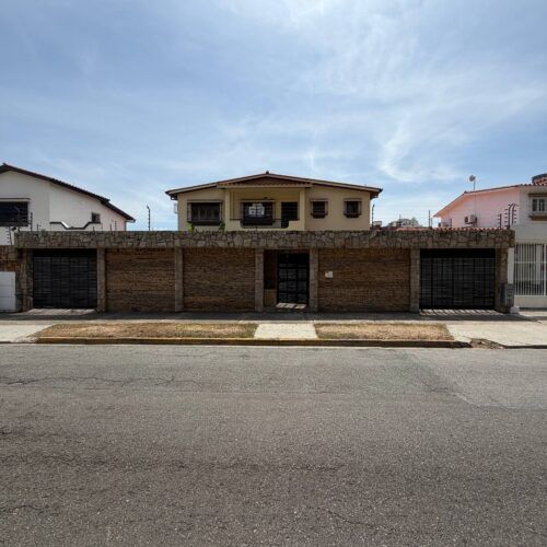 Casa en Venta en Urbanización Valles del Camoruco Valencia Carabobo