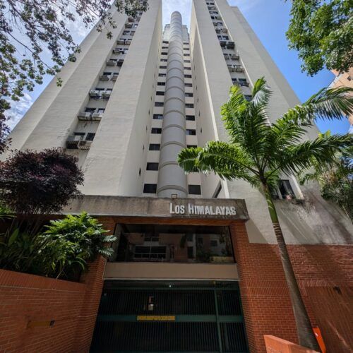 Apartamento en Venta en Res Los Himalayas El Bosque Valencia Caraboo