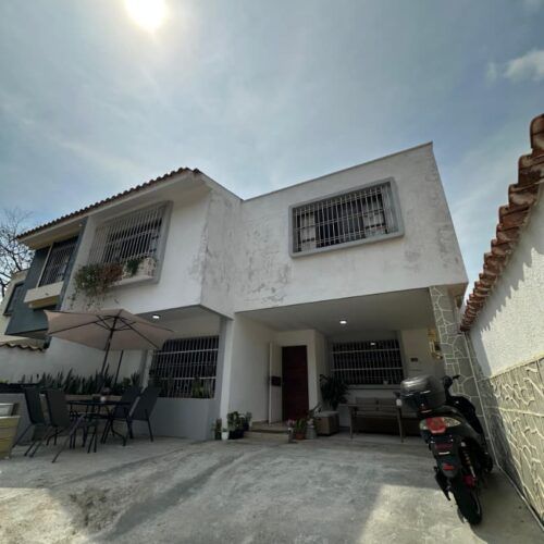 Aparto-Quinta Remodelada en Venta en El Parral Valencia Carabobo