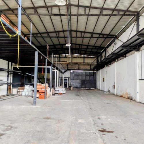 GALPON COMERCIAL EN VENTA EN AV, LISANDRO ALVARADO