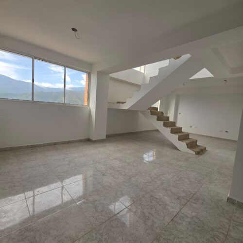 Penthouse Duplex en Obra Blanca en  Venta ubicado en Res. Areka, Urb. Manantial, Valencia, Edo. Carabobo.