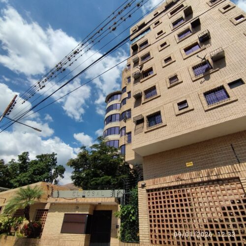 Apartamento en Venta en El Rosal Av Las Delicias Urb El Toro Maracay Edo Aragua