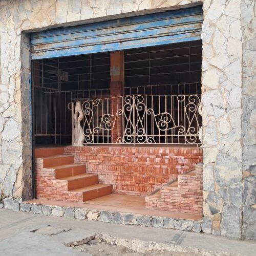 Local Comercial en Alquiler en Urb. Santa Ines Valencia