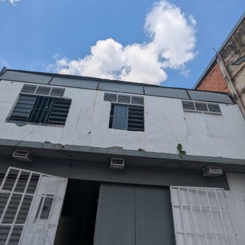 Local en Venta (a restaurar) Avenida Las Ferias Frente Estación del Metro La Michelena, entre las Calles Bermúdez y López Valencia Carabobo