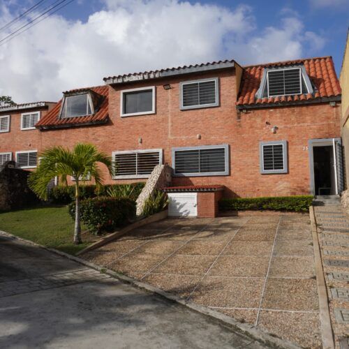 Townhouse en el Conjunto Residencial Bello Horizonte, Sanare – Estado Falcón.