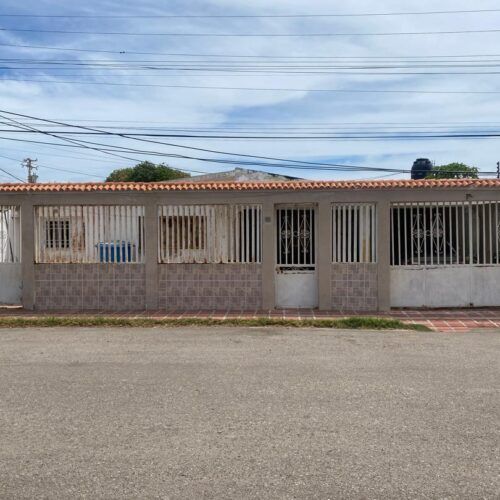 ​Casa en Venta en  Puerta Maraven ​Punto Fijo