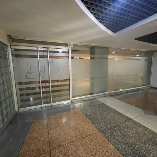 ALQUILER OFICINA CENTRO COMERCIAL OTAMA