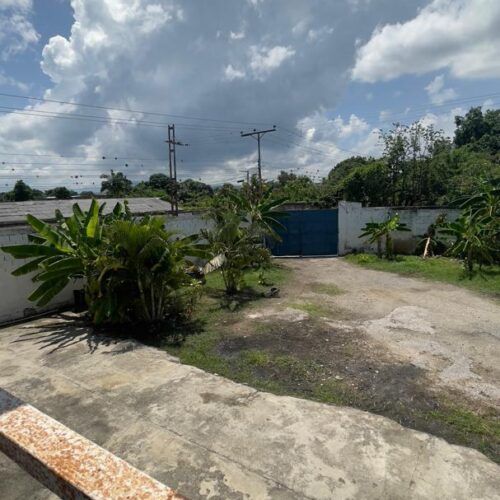 TERRENO CON GALPON EN VENTA/ALQUILER INDUSTRIAL LOS ROBLE