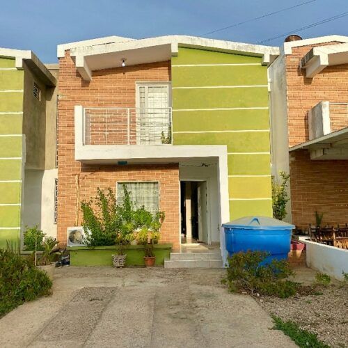 Town house en Venta en circuito cerrado Puerta Maraven Punto Fijo Falcón