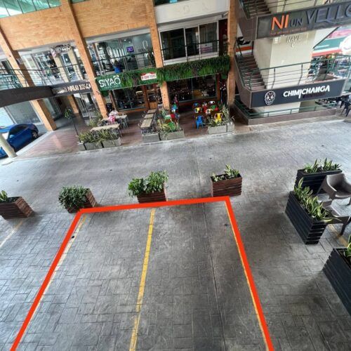 Alquiler de Espacio Comercial Tecnologico en Trigaleña Plaza Valencia Carabobo.