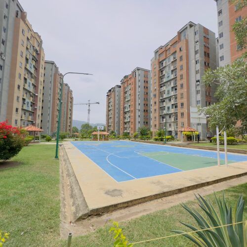 Apartamento en Residencias Montemayor, San Diego Valencia- Estado Carabobo.