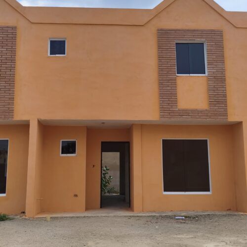 Venta de Townhouse #100 Venta Resd las Trinitarias #100 Guacara en Guacara