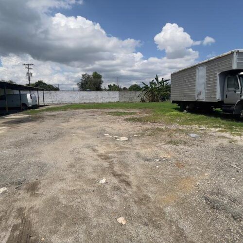 TERRENO CON GALPON INDUSTRIAL EN VENTA EN SECTOR EL ROBLE LOS GUAYOS ESTADO CARABOBO VENEZUELA