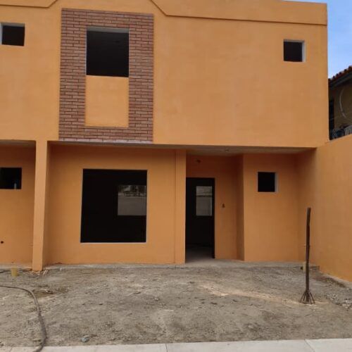 Venta de Townhouse #32 Resd las Trinitarias Guacara en Guacara