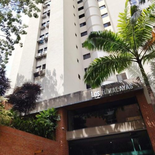 Apartamento en Venta en Urbanización El Bosque, Residencias Los Himalayas, Valencia Edo. Carabobo