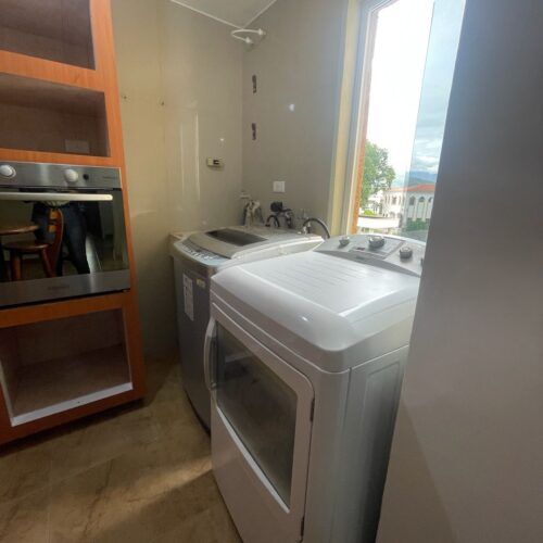 Apartamento en Res San Francisco  Ubicado en el exclusivo Sector Seminario San Diego
