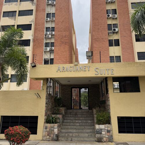 Apartamento en Venta Residencias Araguaney Suite Tazajal Naguanagua Estado Carabobo