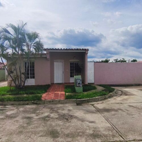 Casa en Venta en Resd Villas del lago I Ciudad Alianza Guacara Carabobo