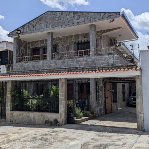 Casa Amoblada en Venta Trigal Centro ubicada en avenida