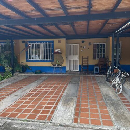 Casa en El Conjunto Residencial Valle de Oro, San Diego Estado Carabobo.