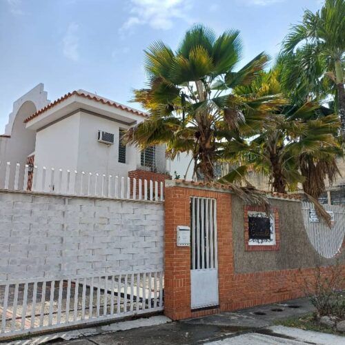 Apartoquinta en el Conjunto Residencial La Ciudadela ubicada en el Trigal Norte Valencia Estado Carabobo