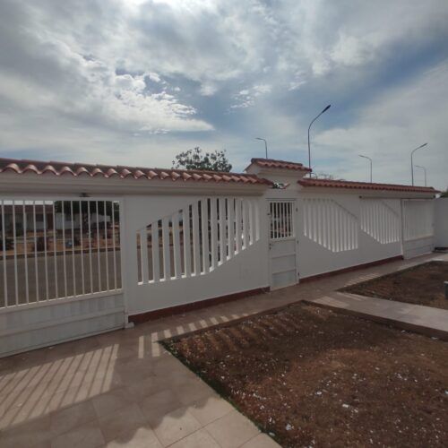 Casa en venta o alquiler completamente amoblada en Urbanización Adaro Judibana Punto Fijo Estado Falcón