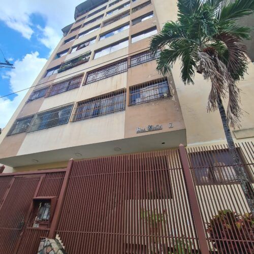 Apartamento en Avenda Bolivar Norte Callejon Prebol a Remodelar